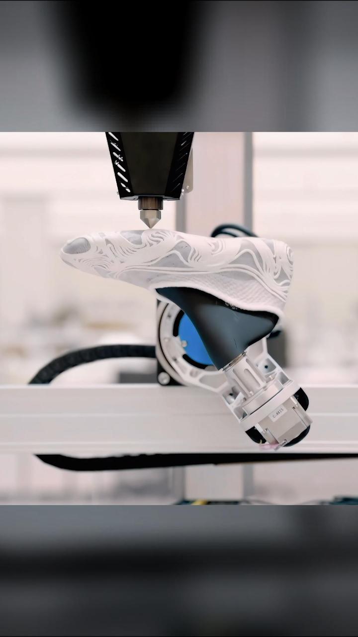 这才是3D打印定制鞋该有的工艺和样子