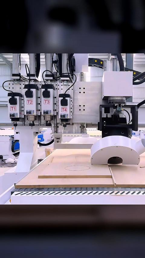 国产四轴多功能ATC木工加工中心