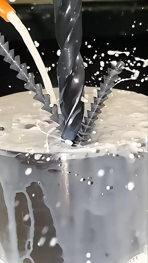 慢镜头下的CNC艺术美感