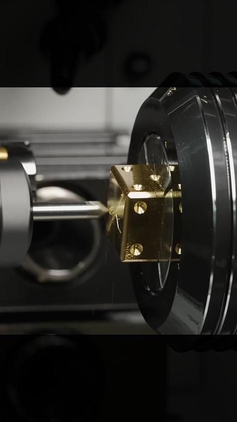 CNC车两个黄金骰子