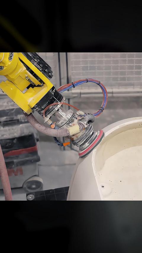 工业4.0黑科技震撼实录！智能机械臂全自动曲面打磨