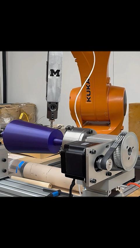 【未来工坊】机械臂+粘土曲面3D打印 曲面艺术一键成型！