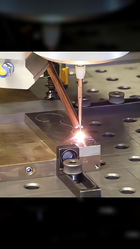 金属激光熔丝增材制造工艺，探索极致均匀与效率的制造革命。