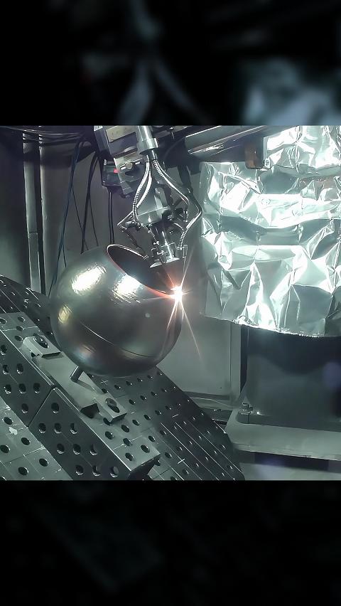 空心钛球激光金属沉积工艺过程