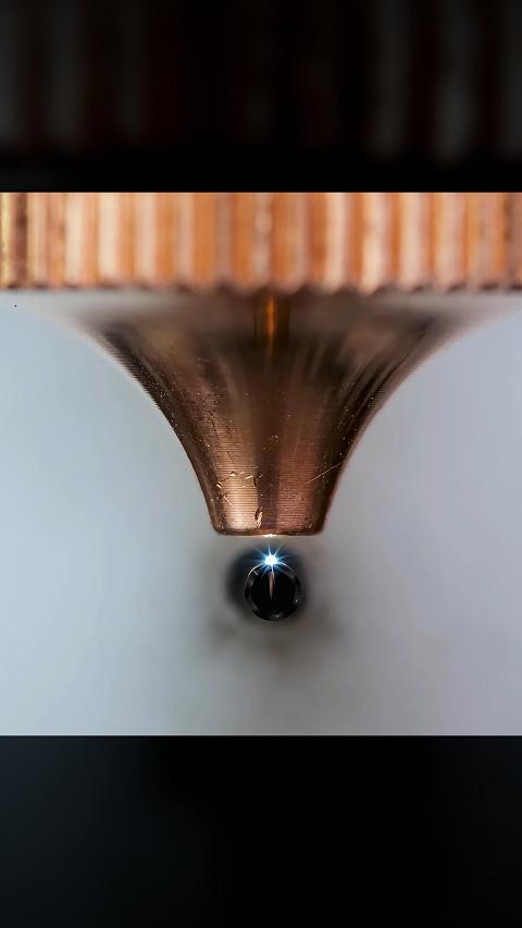 突破极限！高精度微米级激光微材料加工的新标准