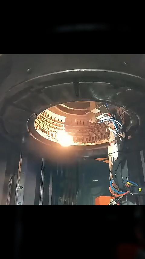 传统清洗太头疼？激光清洗秒焕新！