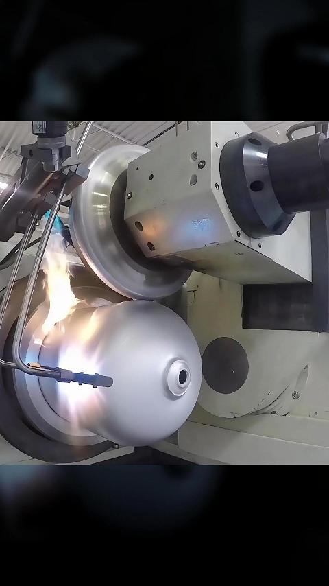 比钢铁强20倍！数控旋压+碳纤维缠绕工艺