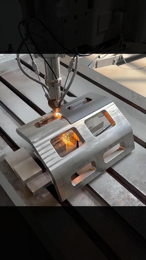 激光熔覆工艺：一束光让金属“焕然新生”的黑科技