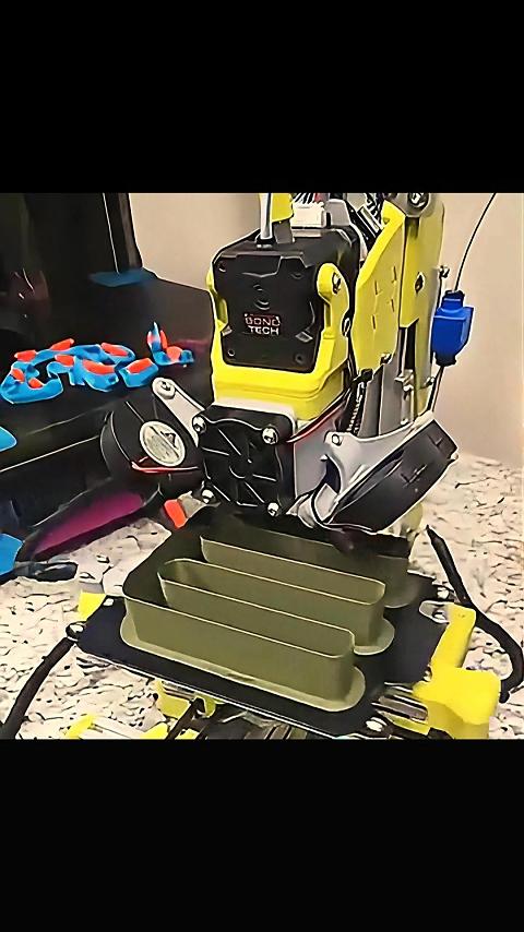 完全开源可手搓！超迷你桌面级FDM 3D打印机