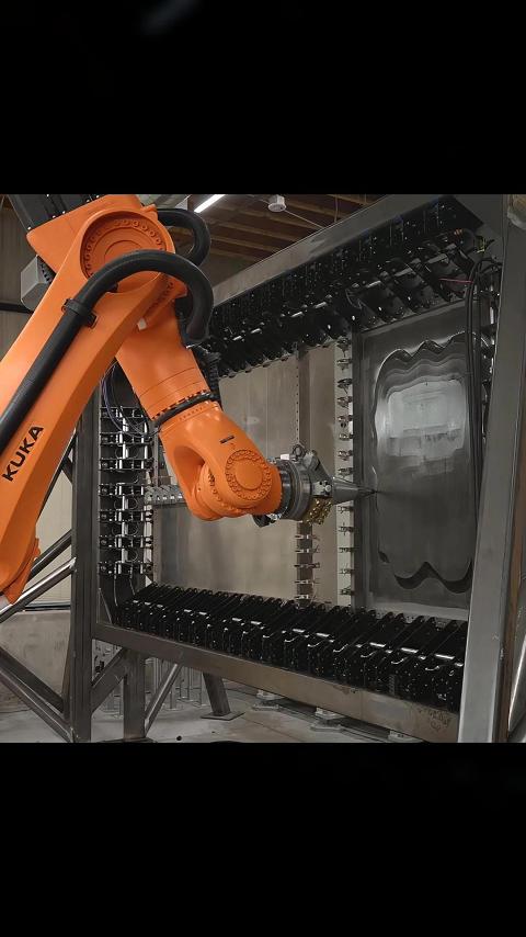 无模具智造时代！Machina Labs的柔性工厂革命