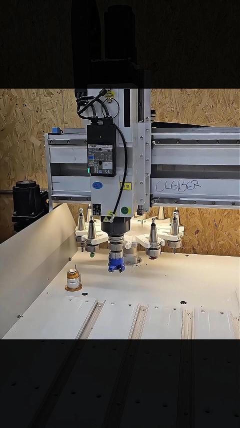 桌面CNC自动刀库 这仪式感拉满了