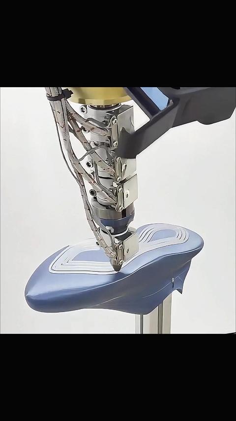 五轴随型3D打印完全释放3D打印制鞋潜力