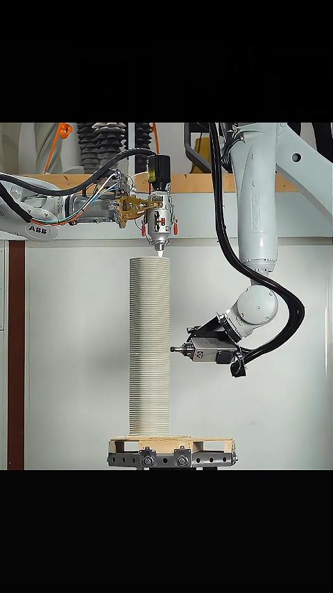 双机器人协同创新：ABB与KUKA联手开启3D打印与铣削一体化新时代