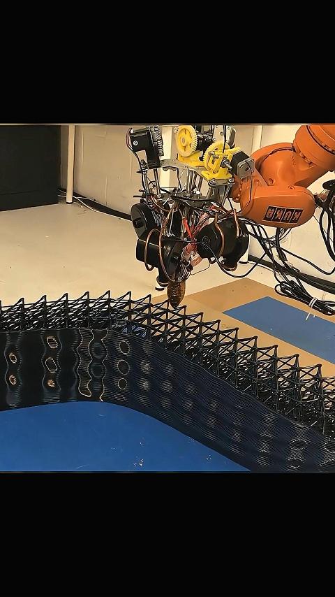 这，才是3D打印真正该有的状态！AI六轴随型3D打印机器人