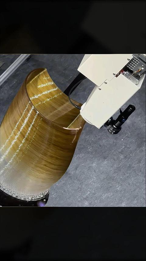 用藻类3D打印凳子？废弃物回收混合藻类再造生物塑料