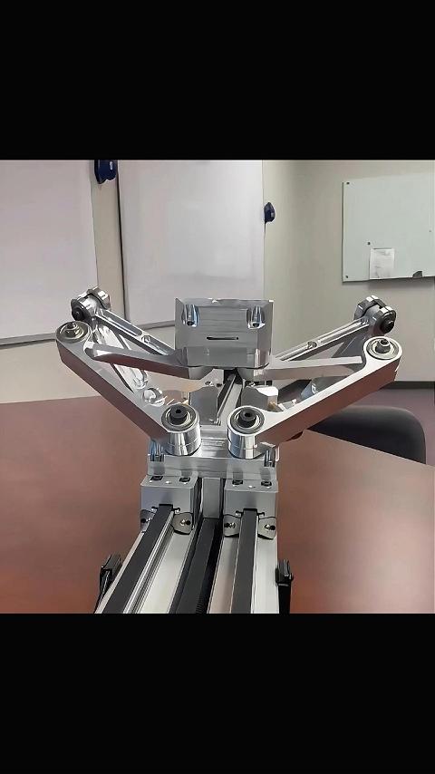 三翼机器人：看似复杂，实则简单到超乎想象